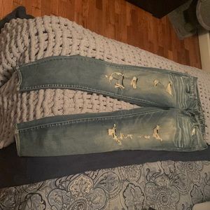 American Eagle light washed distressed jeans